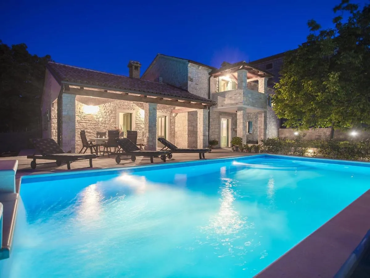 Roofed Villa In Istria With Private Pool