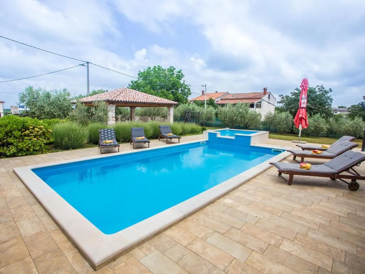 Roofed Villa In Istria With Private Pool